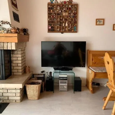 Stonas Sura Apartment Falera